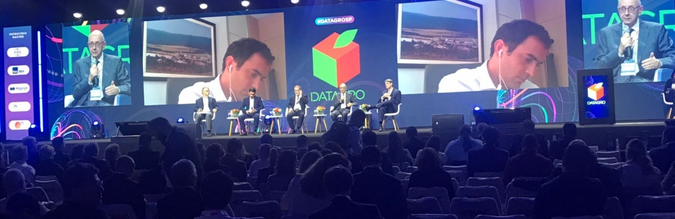 DATAGRO, conferência internacional, açúcar, etanol, soluções personalizadas, tradução simultânea, especialistas, comunicação efetiva, excelência, compromisso, multinacionais, finanças, tecnologia, saúde, prestígio, público e privado, mobilidade urbana, sustentabilidade, tecnologias, biomassa, mercado físico, balanço mundial, oferta e demanda